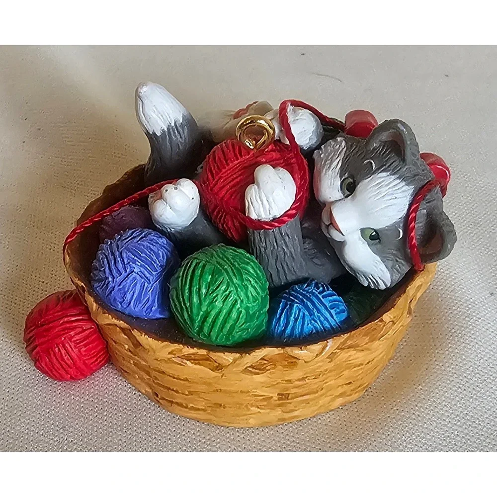 Hallmark Keepsake Ornament 2010 OS Multi Kitten in Yarn Basket Figurine